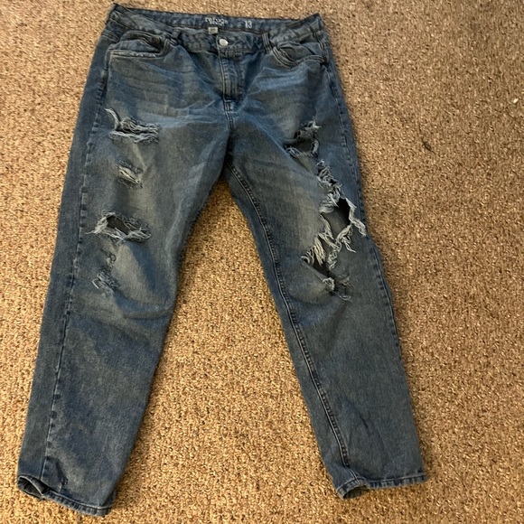 Beautiful Flare Ripped Pants - Picture 3 of 6